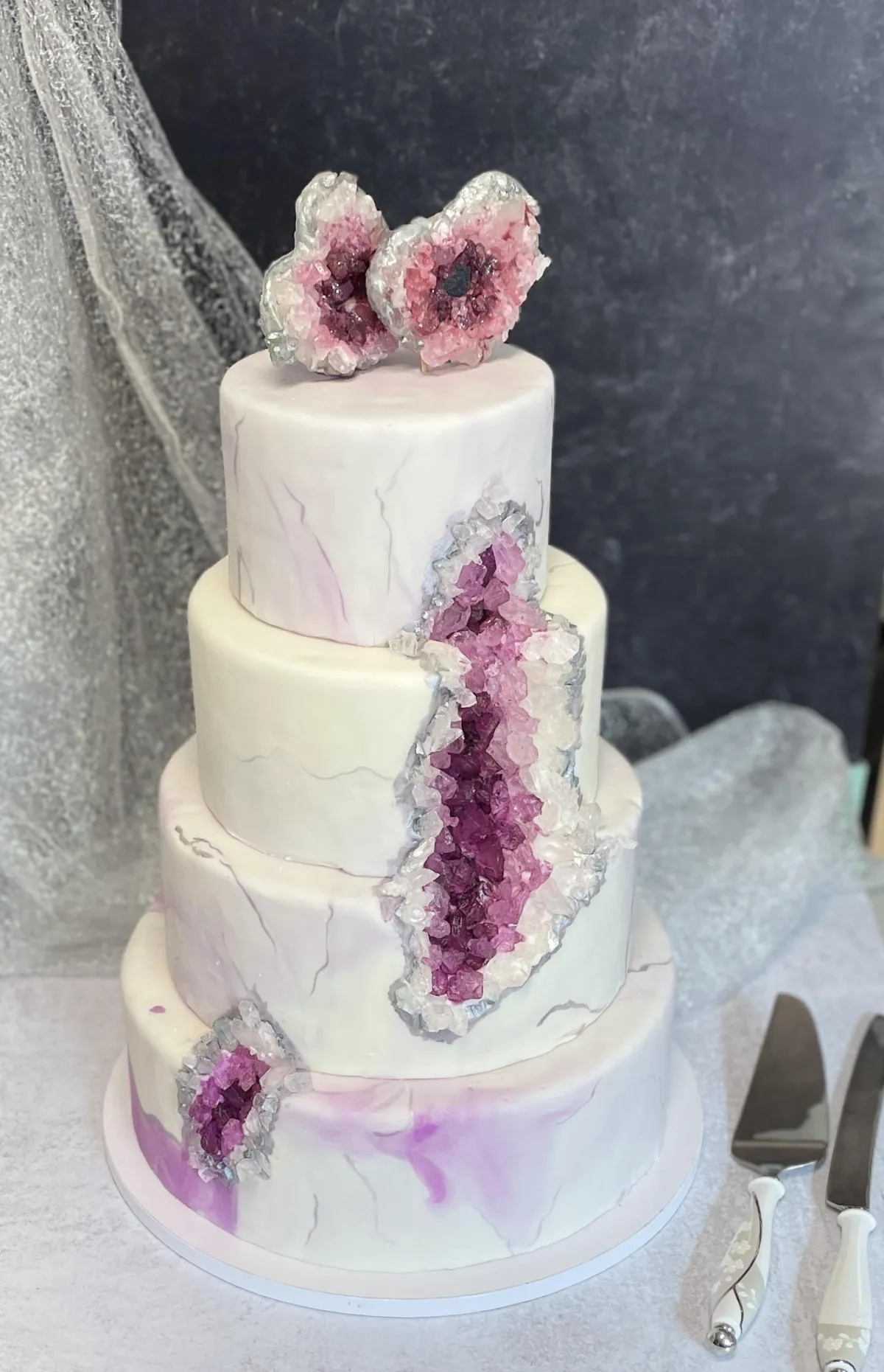 Minimal, modern wedding cake with sculpted sugar florals