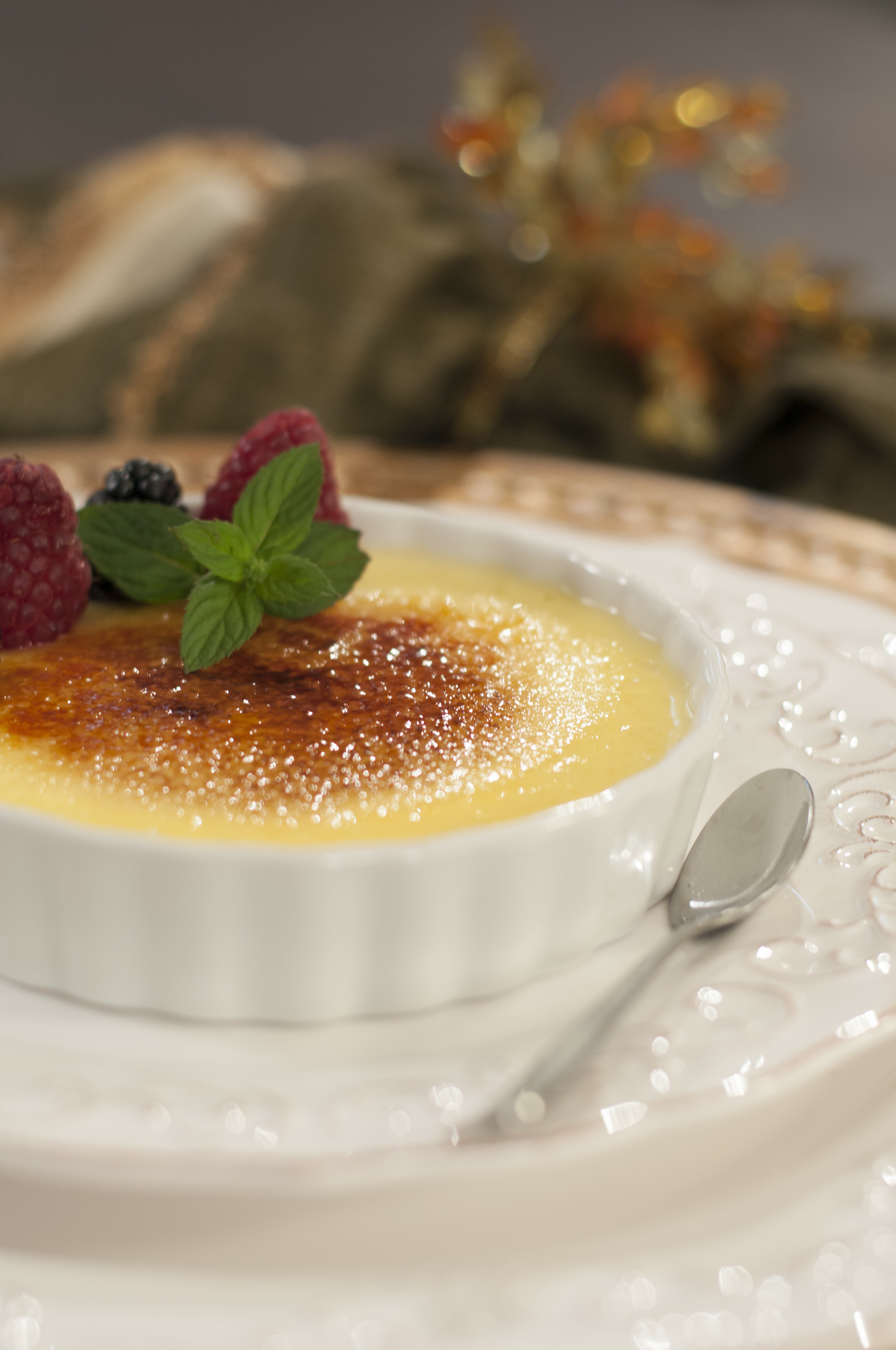 A creme brulee dessert