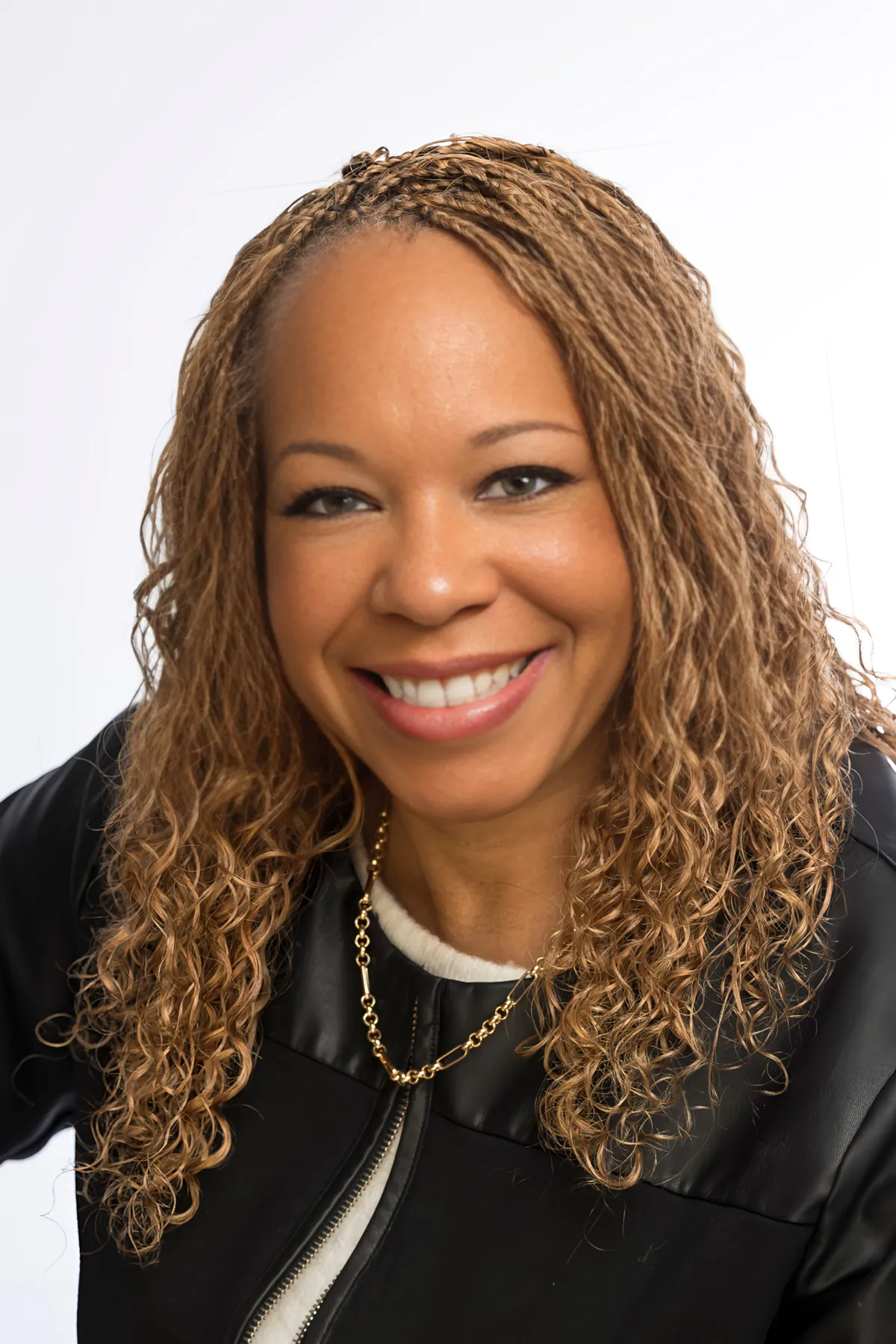 Dr. Drena Valentine engaging in a thoughtful executive advisory session