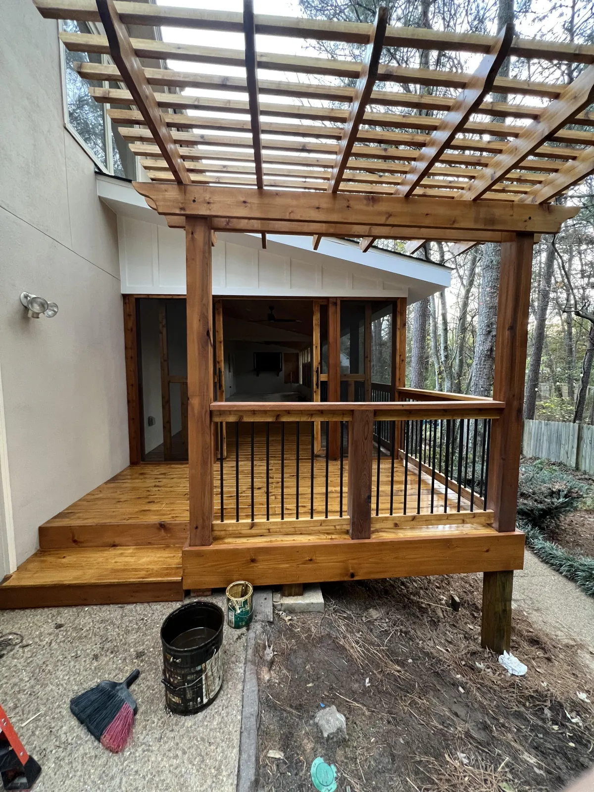 Custom Decks Designed for Relaxation & Entertainment