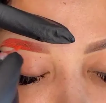 Correction de maquillage permanent des sourcils – Blush France Bordeaux