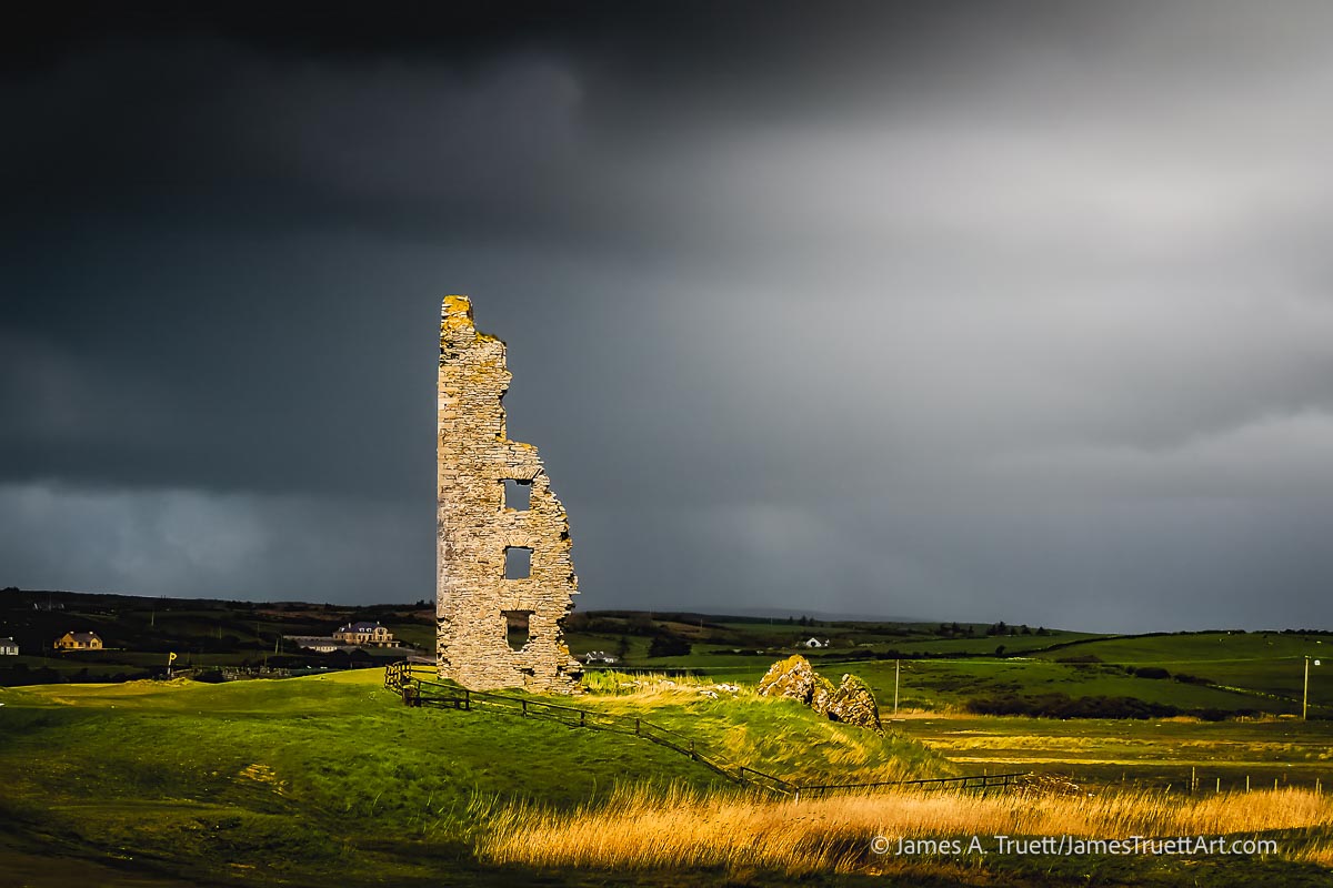 Dough Castle in Lahinch: A Ruin Built on Sand
