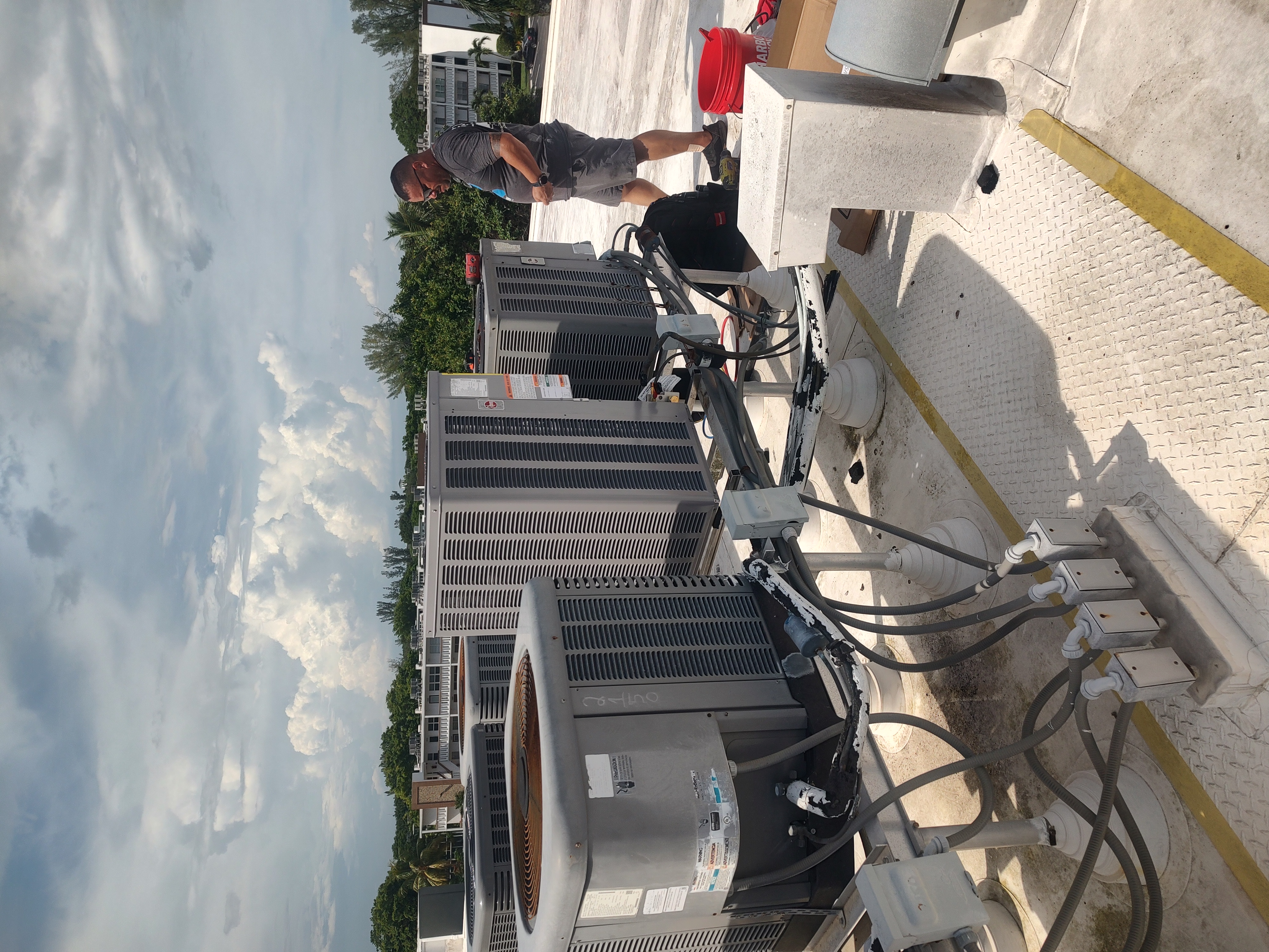 Why Is My AC Not Cooling My House? Common Causes and Solutions