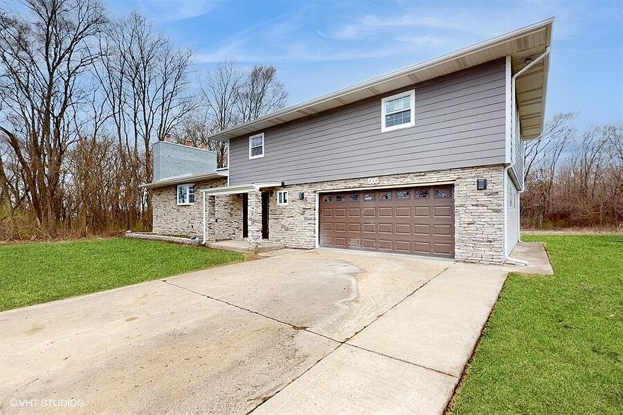 Gary Concrete builds and installs Driveway