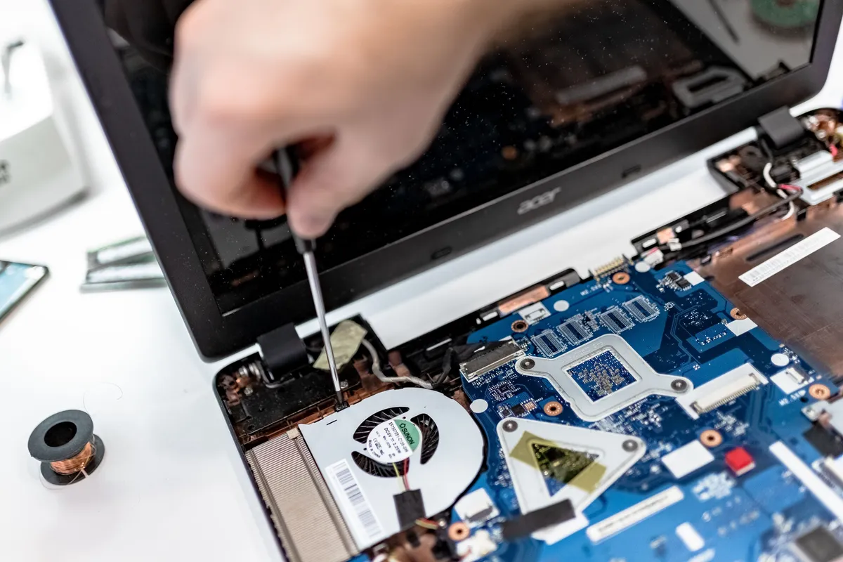 How Long Business Computers Last and When to Replace Them
