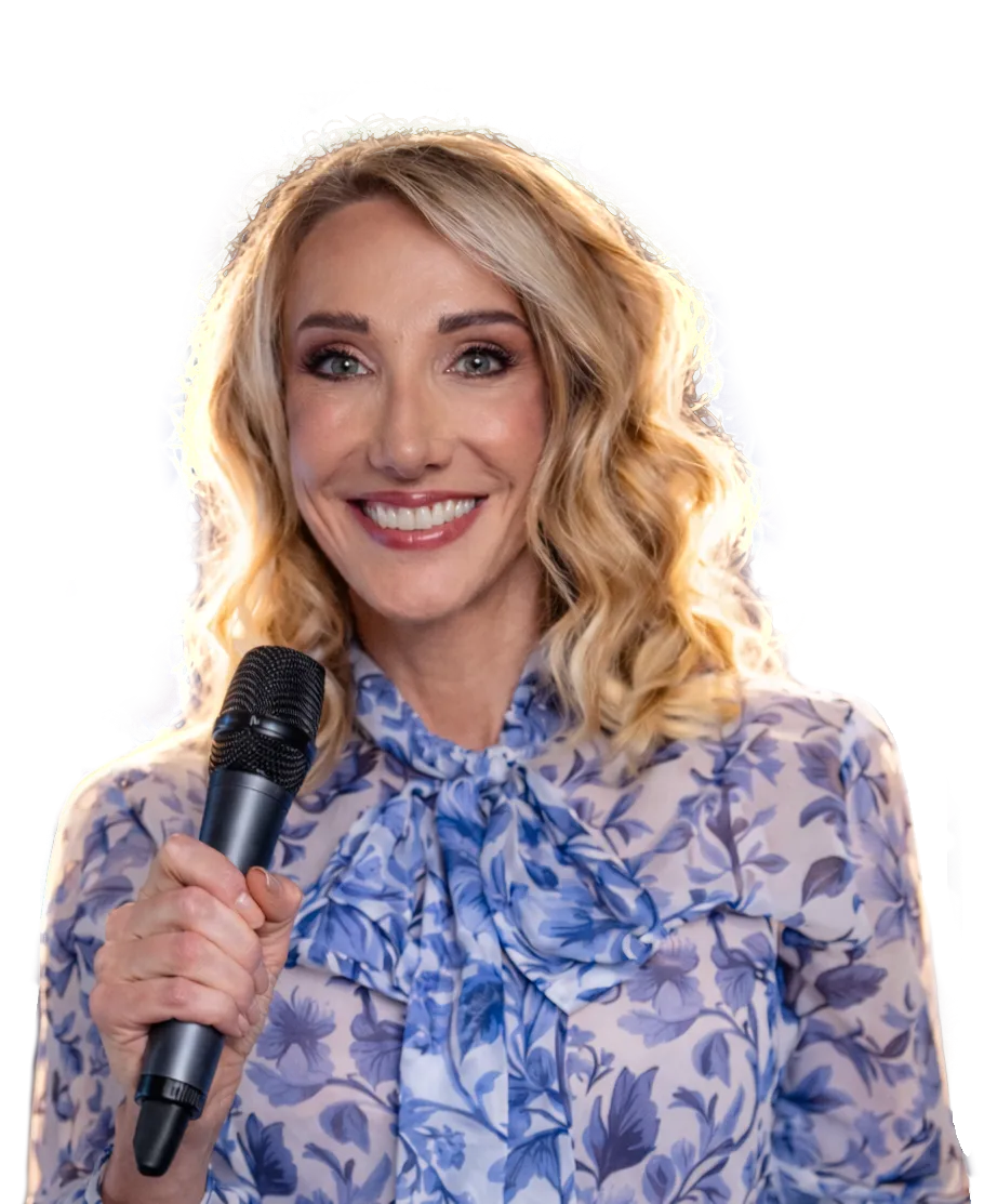 Dr. Anna Wohlthat als Keynote Speakerin mit Mikrofon