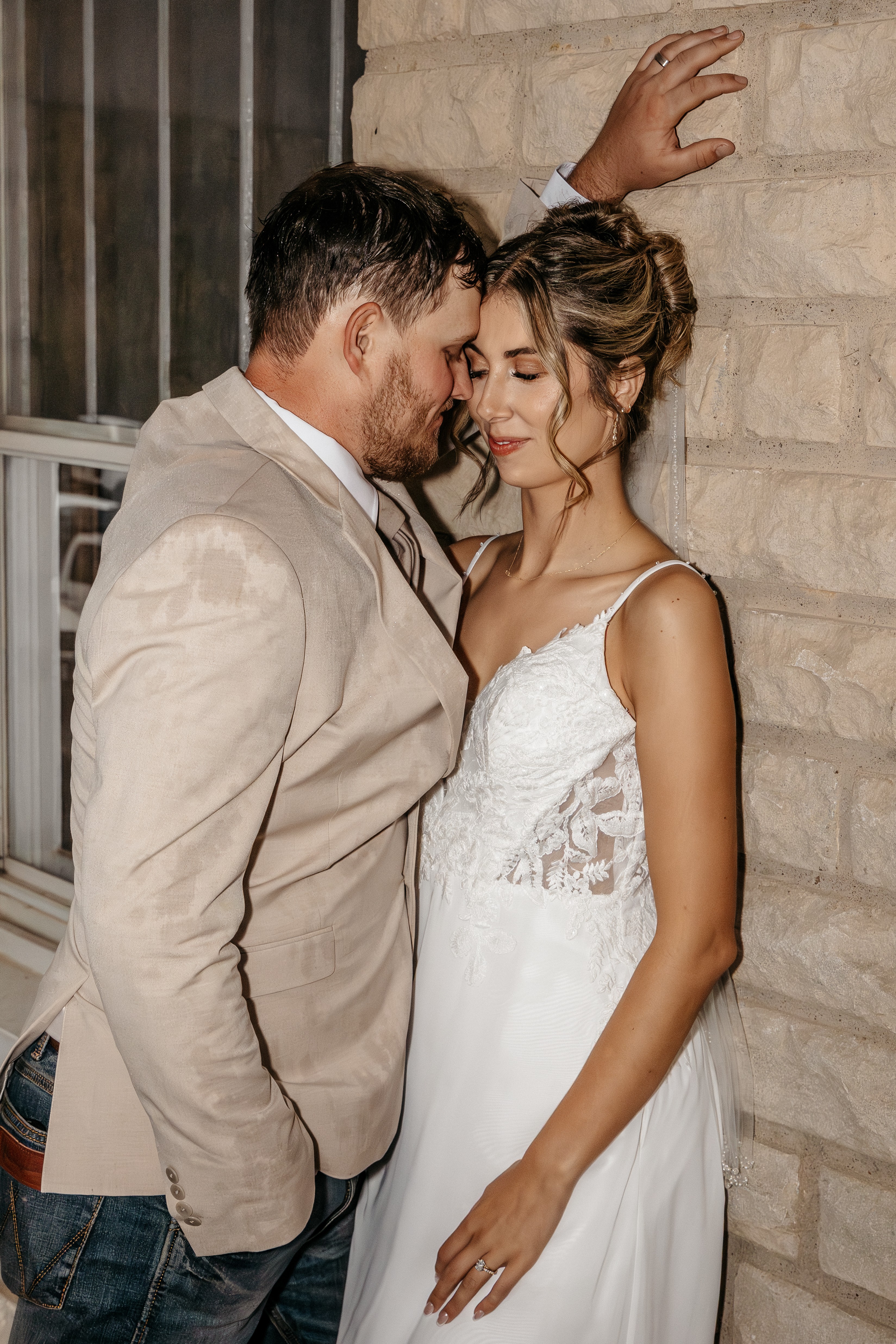 Soft grainy gradient circle artwork