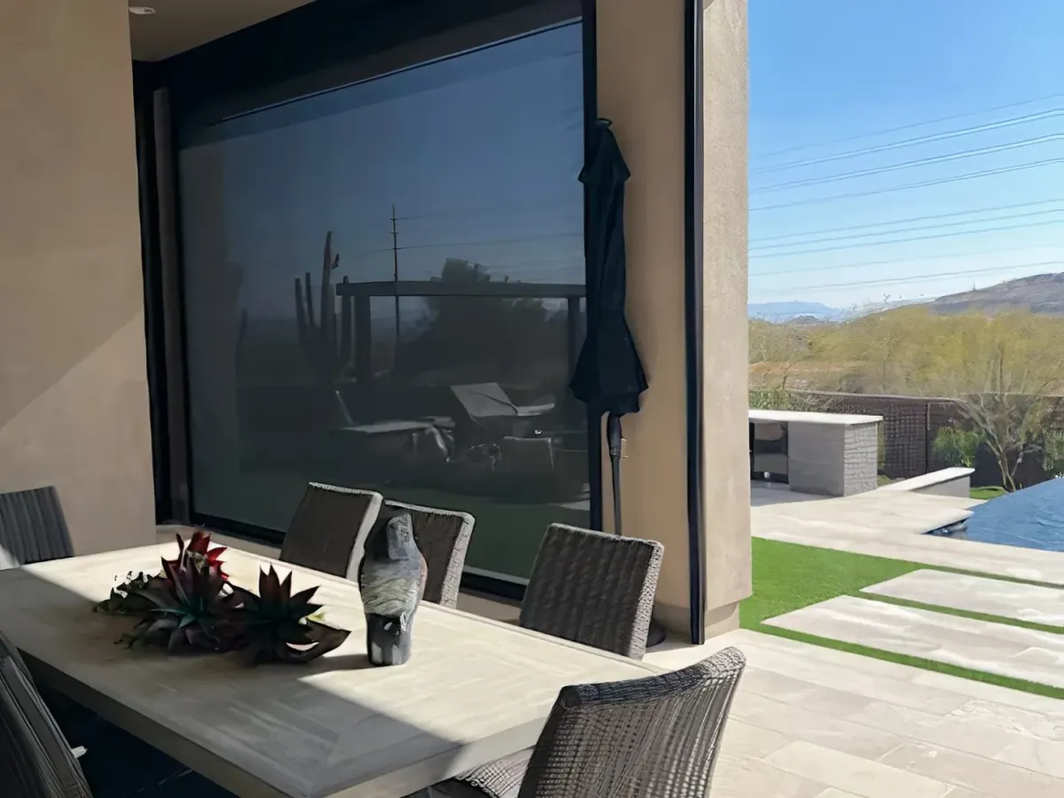 magnatrack-outdoor-dining.webp
