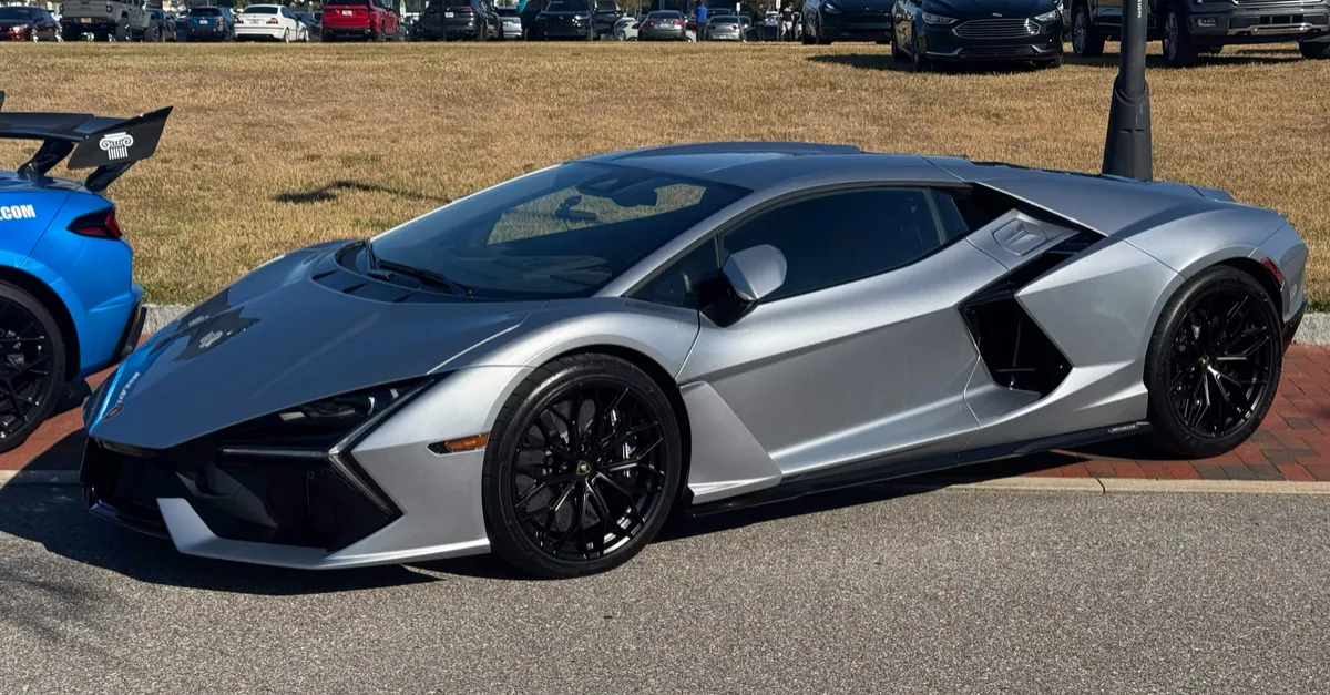 Mobile detailing unit servicing exotic vehicle in South Tampa Hillsborough County