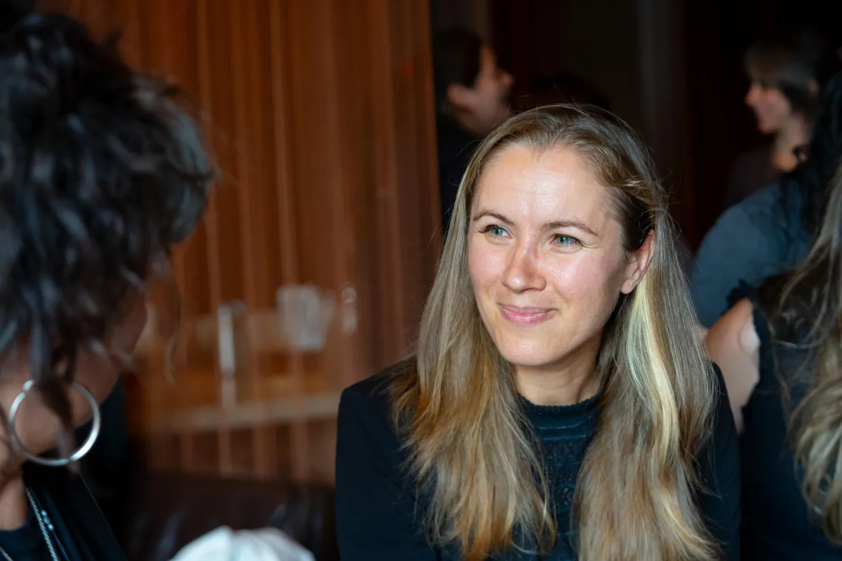 Portrait of Noemi Ceapa, branding expert who coaches women entrepreneurs to be seen, heard and remembered for their expertise