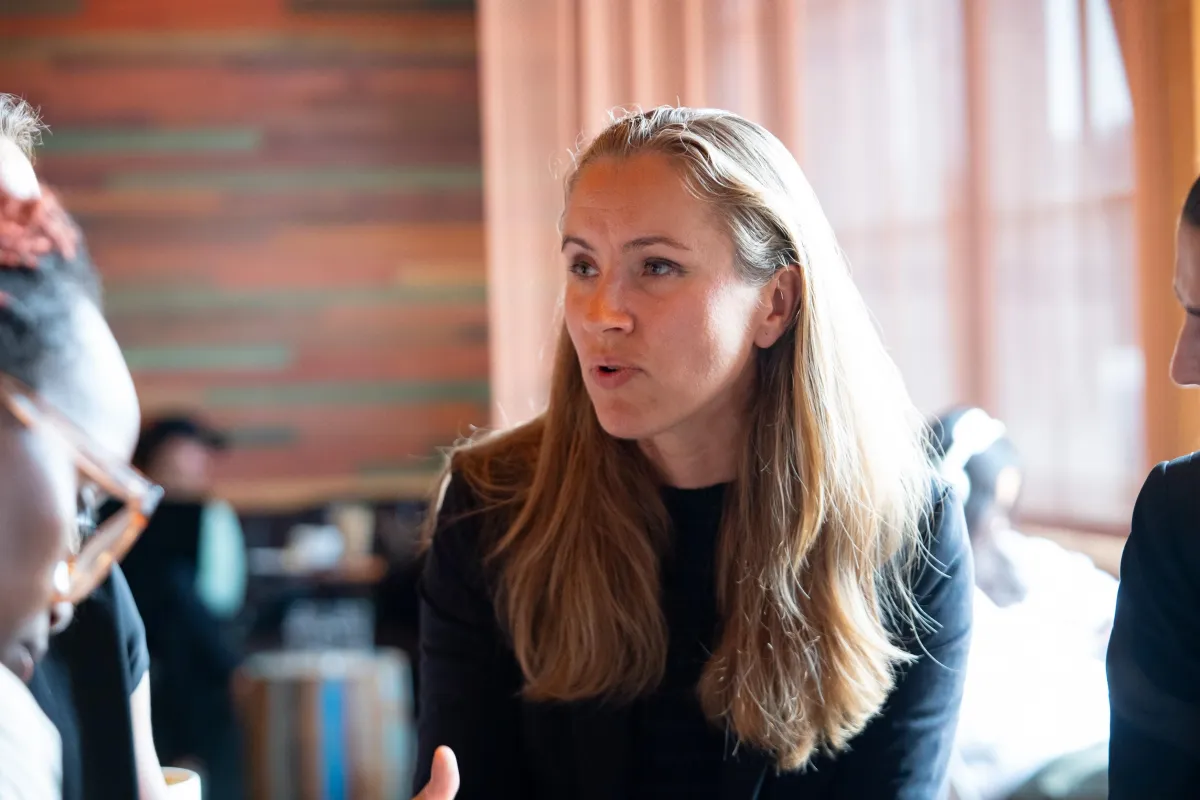 Noemi Ceapa alking about personal branding with a group of women entrepreneurs