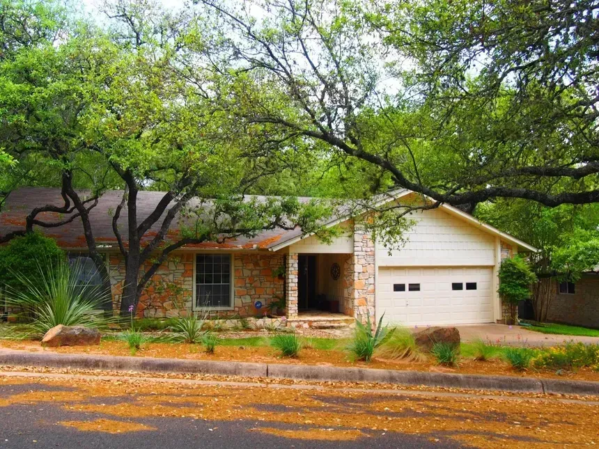 Your Guide to Austin's Luxury Zip Codes: 78737, 78735, 78733 & 78645 (2025)