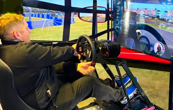 Motor racing simulator game hire