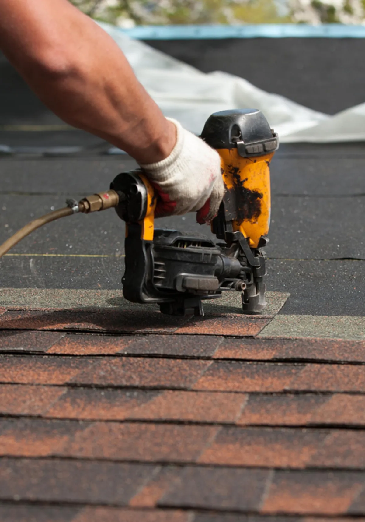 Asphalt roof installation