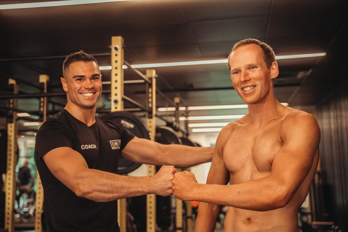 HYROX deelnemers voltooien functionele oefeningen in Hasselt