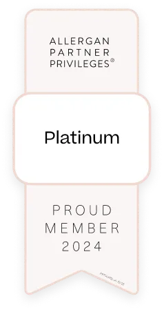 Nurse Injector performing a Botox treamtent to a Sanctuaire MD patient