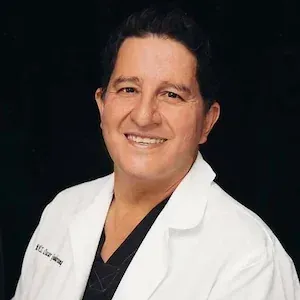 MVZ. Oscar Guadarrama, ozonoterapeuta en Toluca México