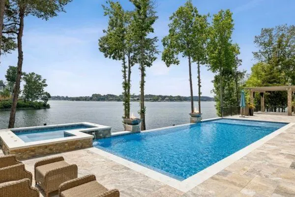 custo infinity pool nd Spa Knoxville n