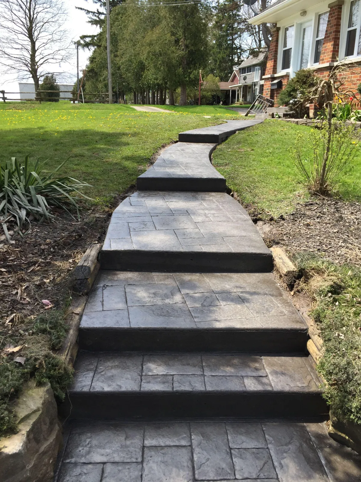 Gainesville Concrete builds and installs pathways