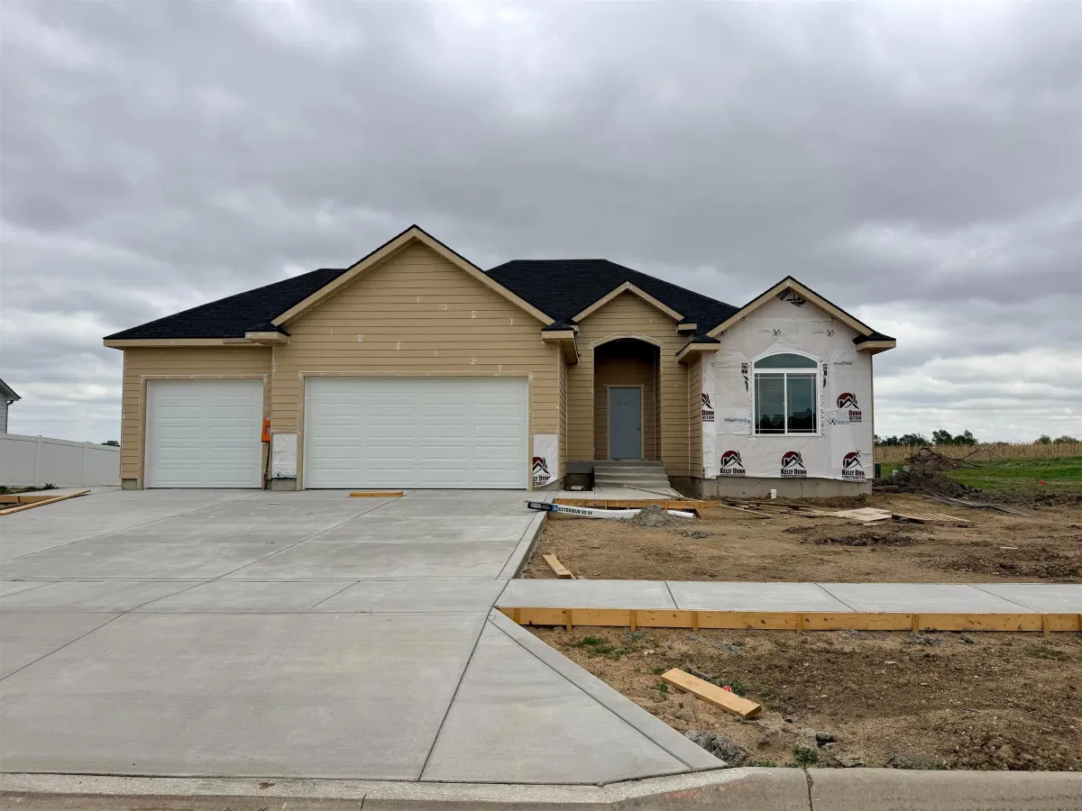 Salina Concrete levels Driveway