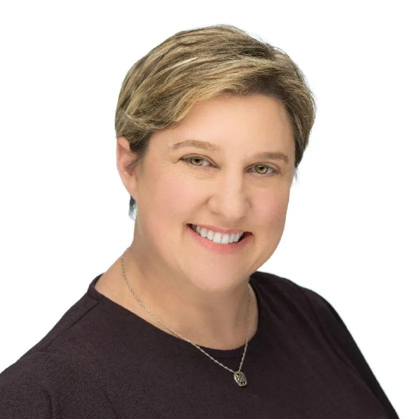 Headshot of Katey Csernyik