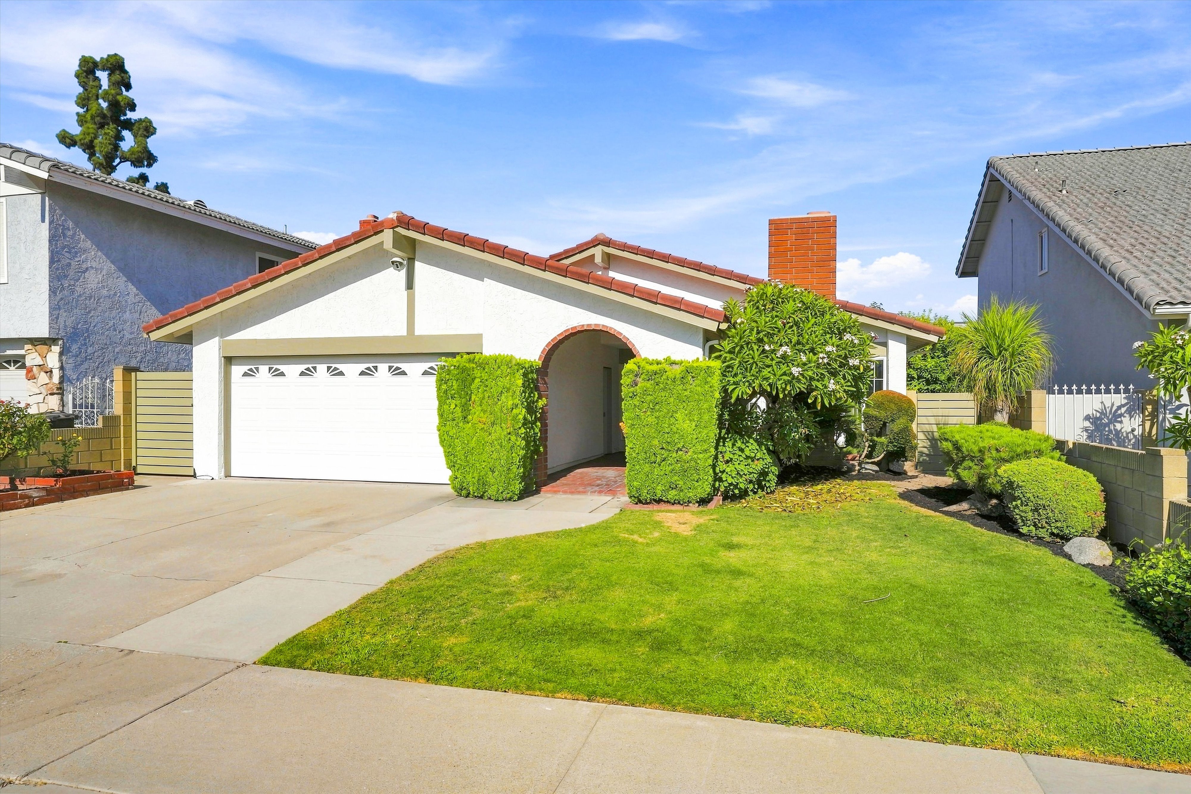 Front of 15618 Caulfield Ave