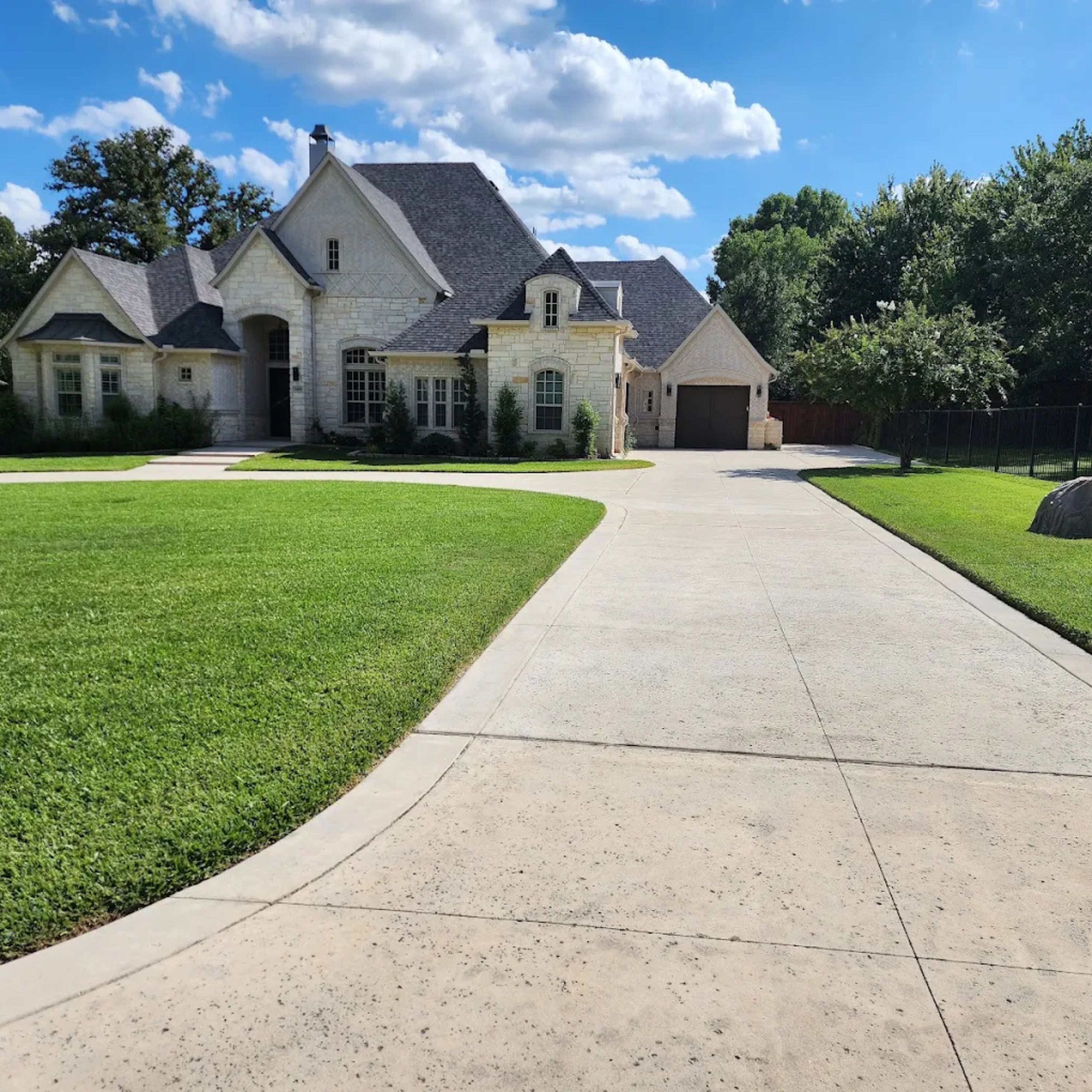 Driveway Cleaning in Frisco