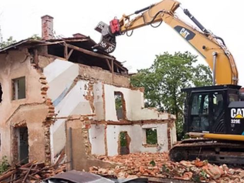 {{ custom_values.service_1 }} in {{custom_values.biz_area_1})