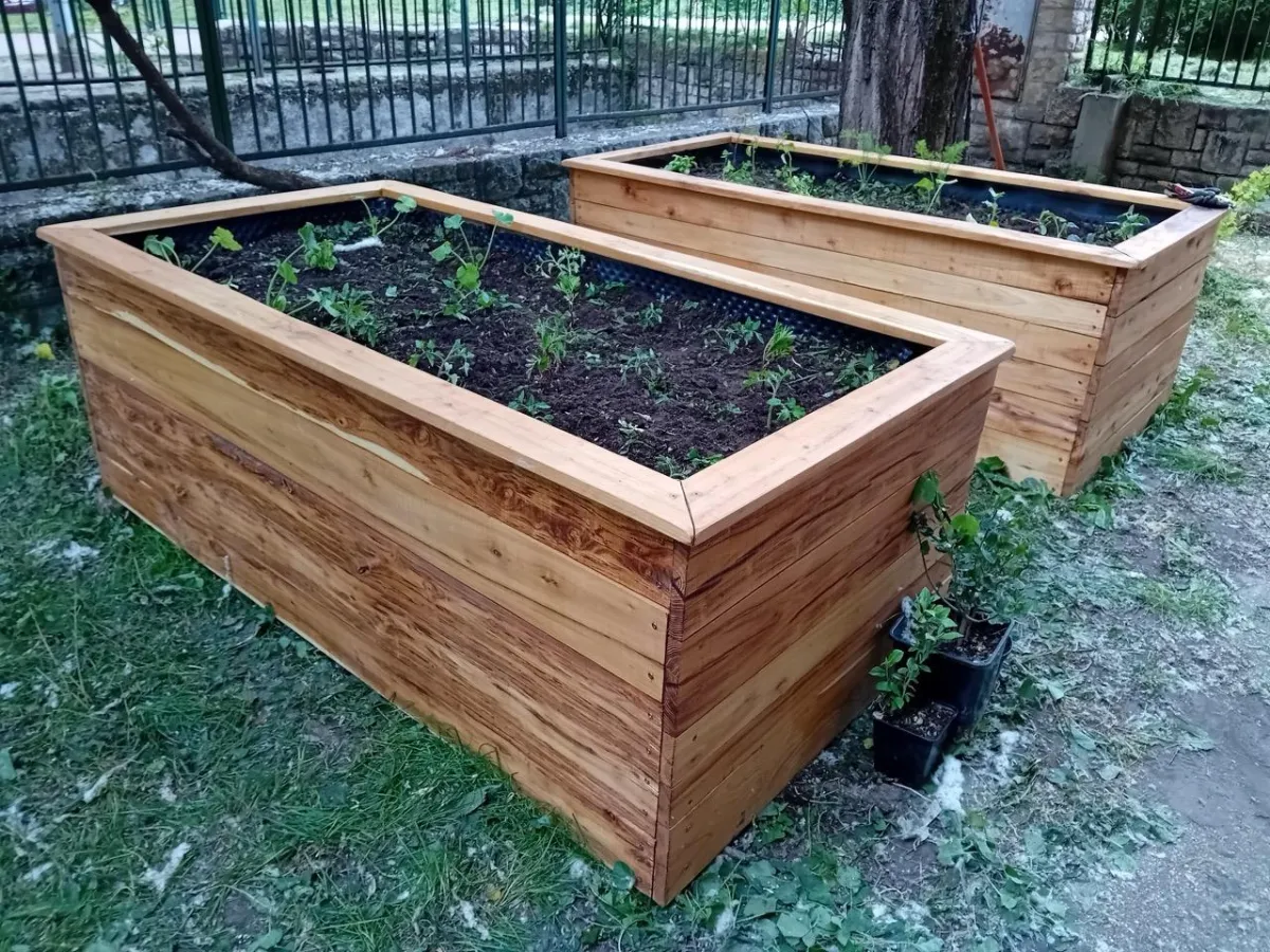 200×100 cm méretű magaságyás