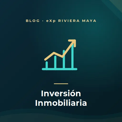 Vista de la costa en la Riviera Maya con desarrollos residenciales y ambiente turístico, representando el crecimiento y la plusvalía inmobiliaria.