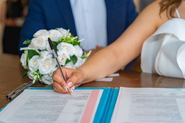 couple signg during a  ceremony Miami Florida