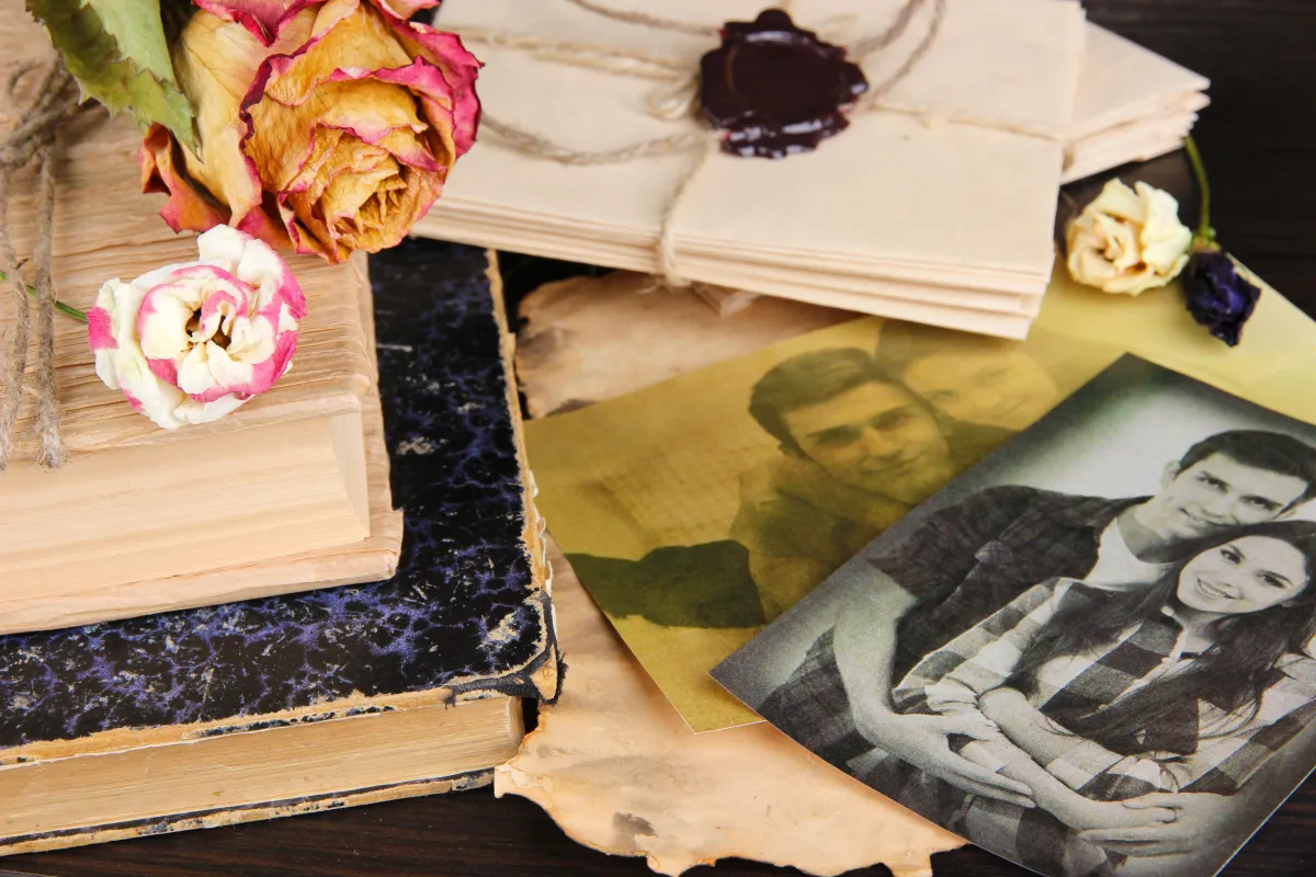 Magic Lantern Memories restoring vintage family photos for lasting preservation.