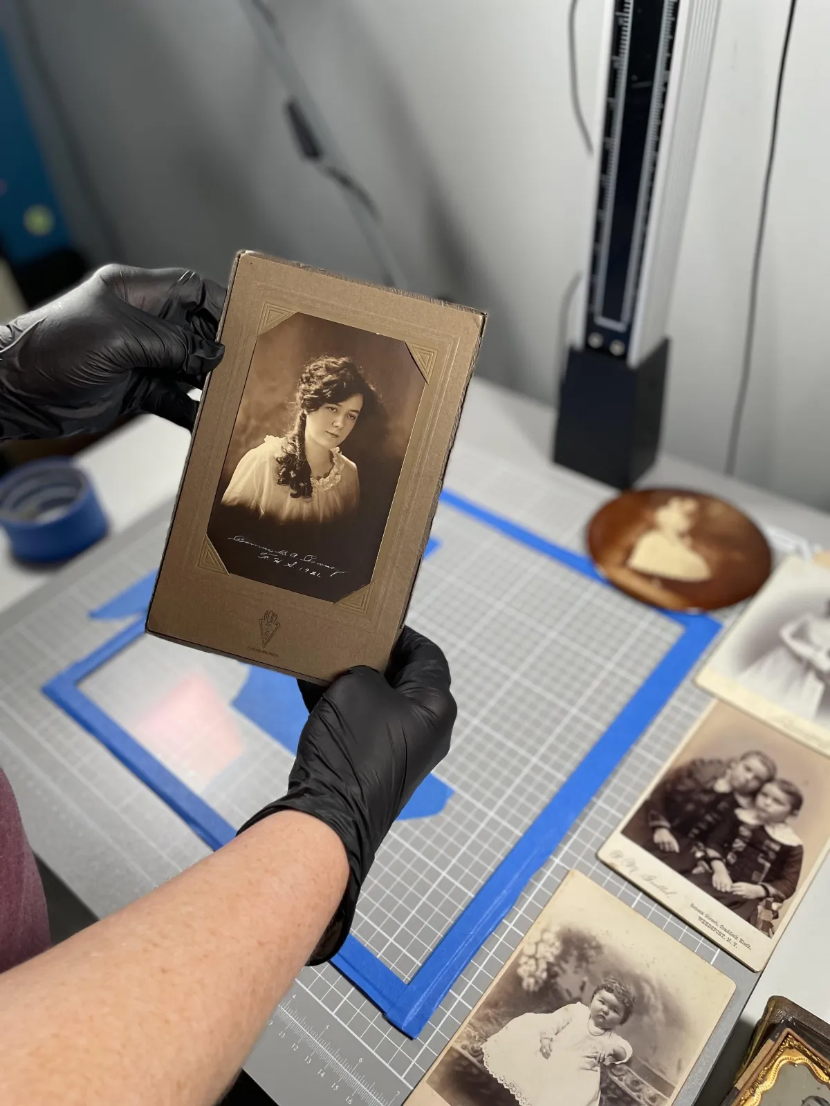 Magic Lantern Memories High-resolution Digital Camera Scanning of archival vintage photographs.
