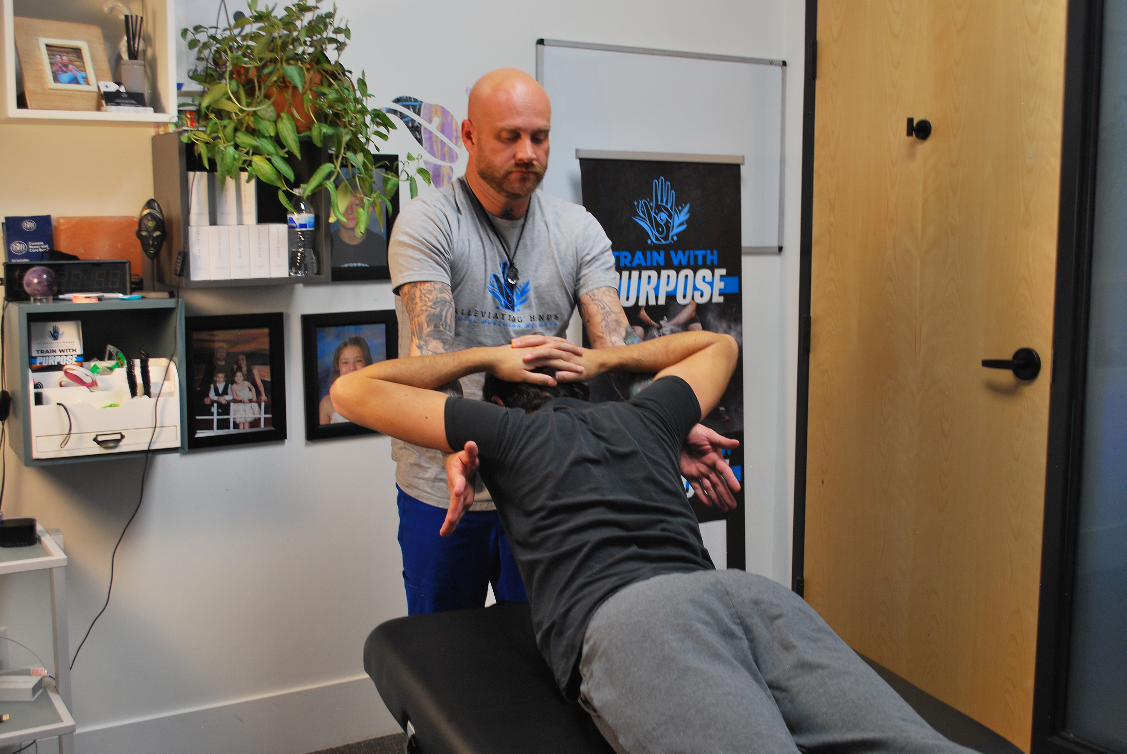 Assisted stretch therapy for shoulder and upper back mobility in South Jordan Utah