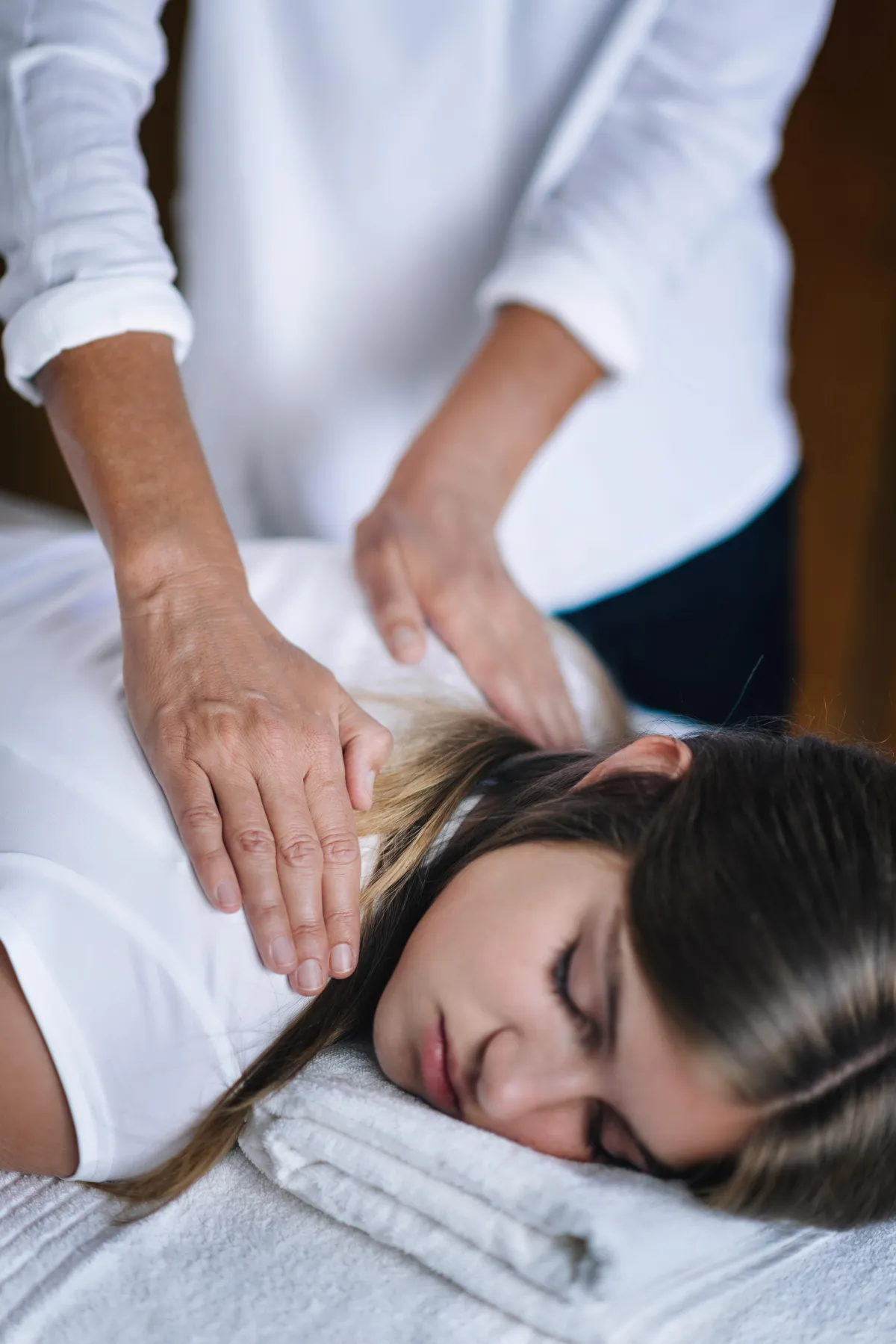 Reiki is a Healing Energy Force, during the healing session: Promotes Body Deep Relaxation & Balance, Promotes Harmony of the Spirit, Reduces Stress & Anxiety, Relieves Pain, and Stimulates the Body Own Disease-Fighting Defenses, and Restores & Balance the Body's Natural Energy. Reiki helps with, Grief, Cancer, Mental Clarity, Arthritis, Focus, PTSD, Substance Abuse, Weight Control, 	Suicidal Thoughts, Surgery Recovery, Violence Abuse, Healthy Digestion, Insomnia, and Emotional Repression