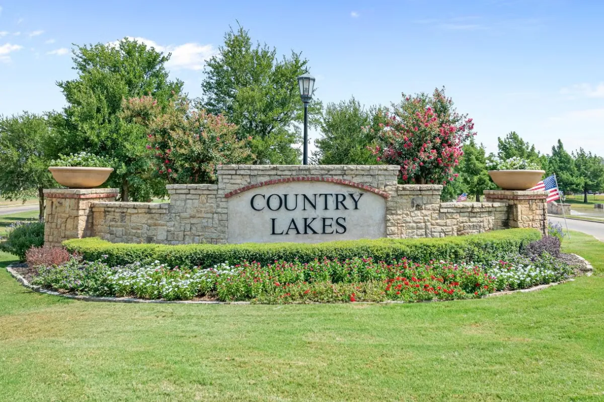 Country Lakes neighborhood entrance in Argyle, Texas