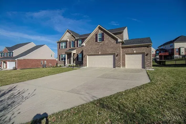 Mason Concrete builds and installs Driveway