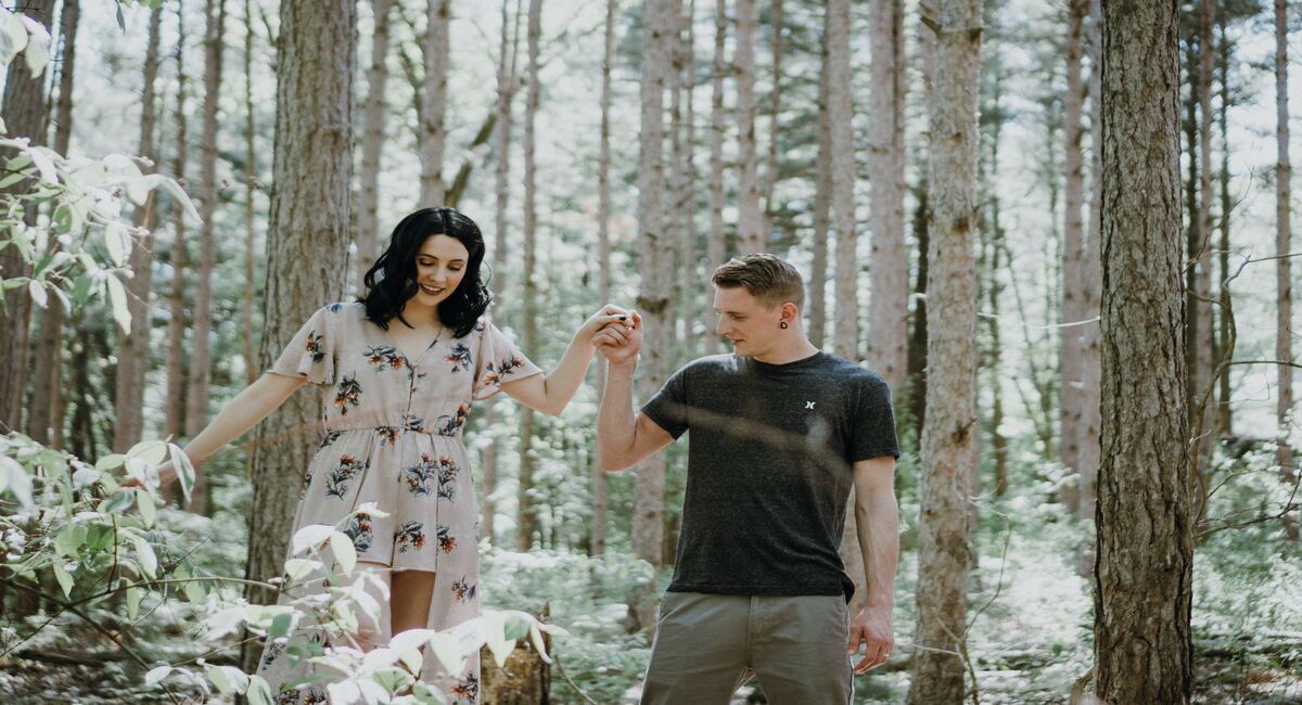 5 ROMANTIC FIRST DATE NIGHT IDEAS TO SET THE MOOD