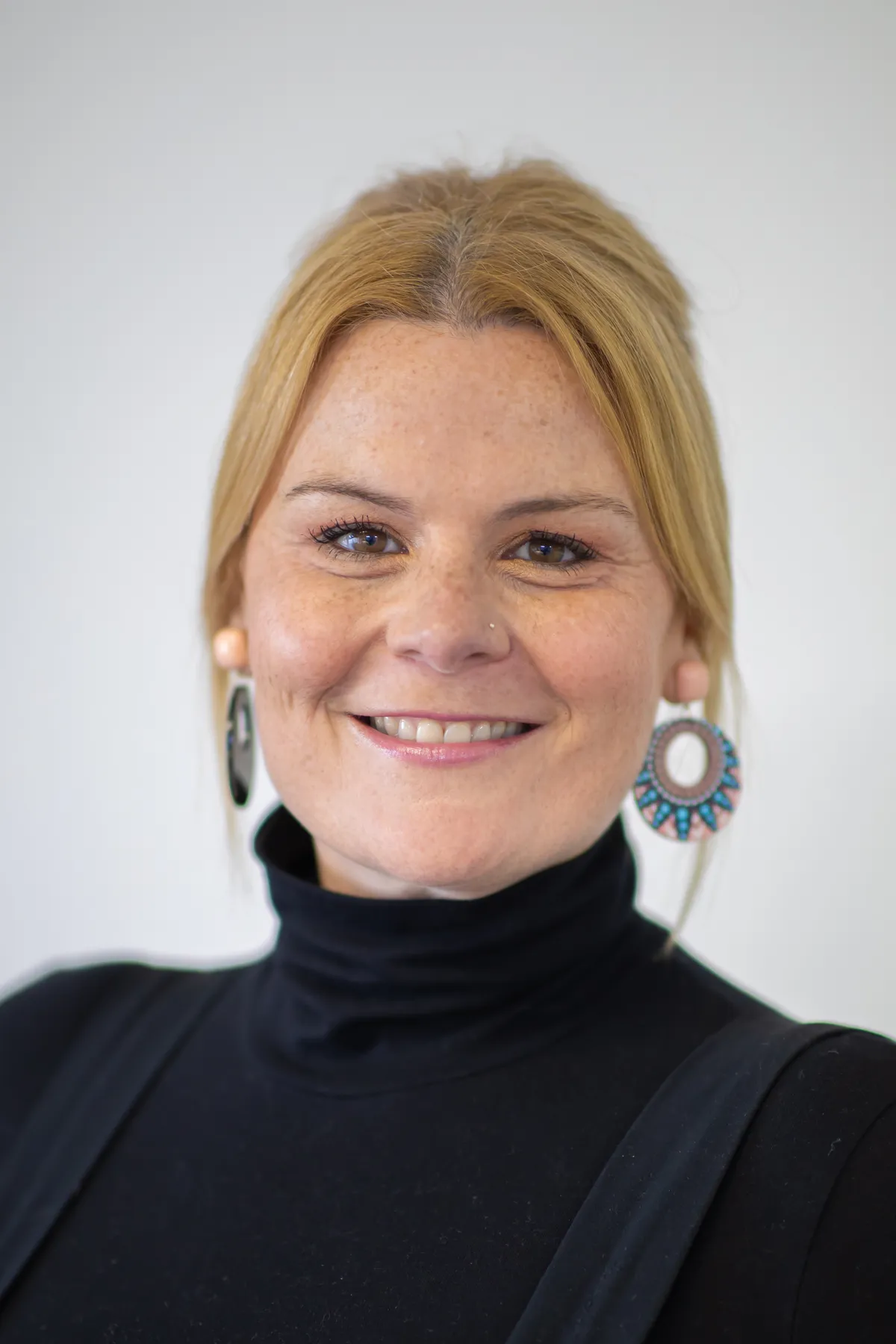 Renee Mandanici-Baldwin teaching dance with warmth and authoritative mentorship in studio