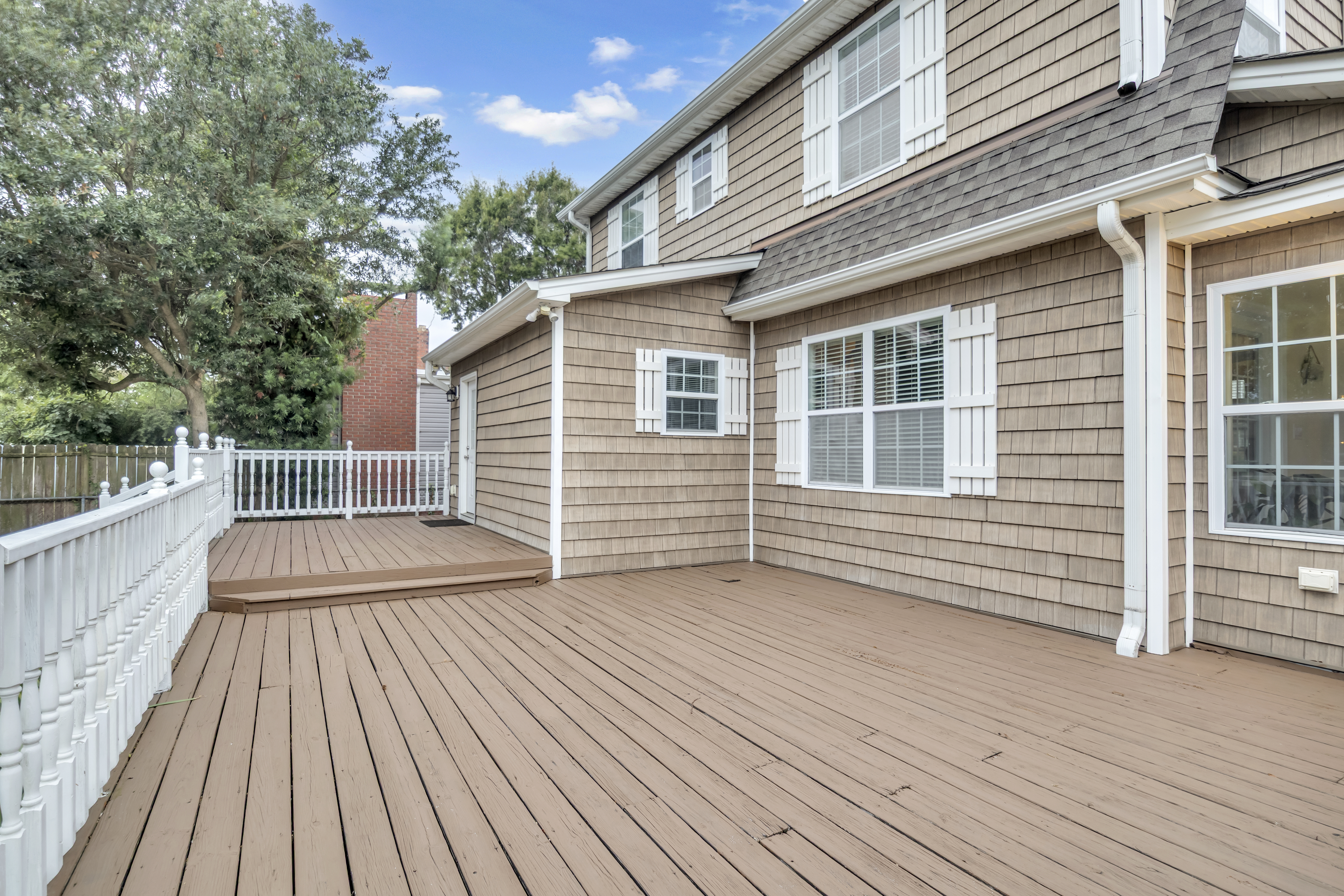 Outdoor deck at 402 26th Street