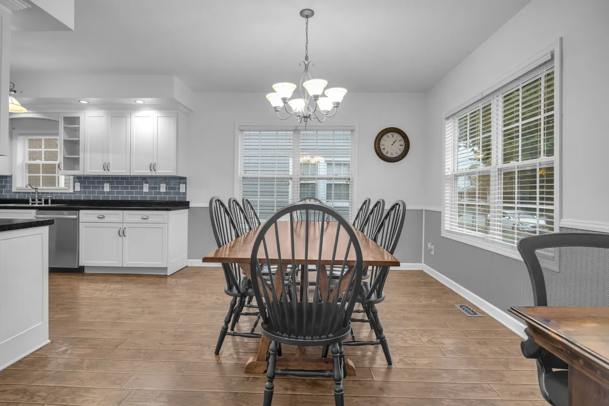 Dining room at 402 26th Street