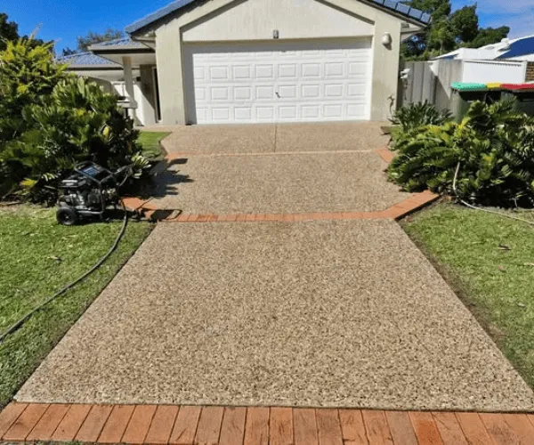 Cleaning of Paths Mount Coolum
