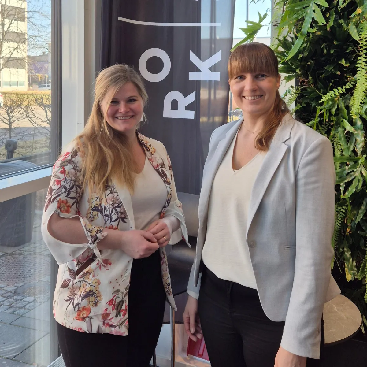 Isabel Azcarate från Din Marketing Coach och Annelie Ideqvist från IdeVendo håt ler praktisk Workshop om annonsering på Facebook och Instagram