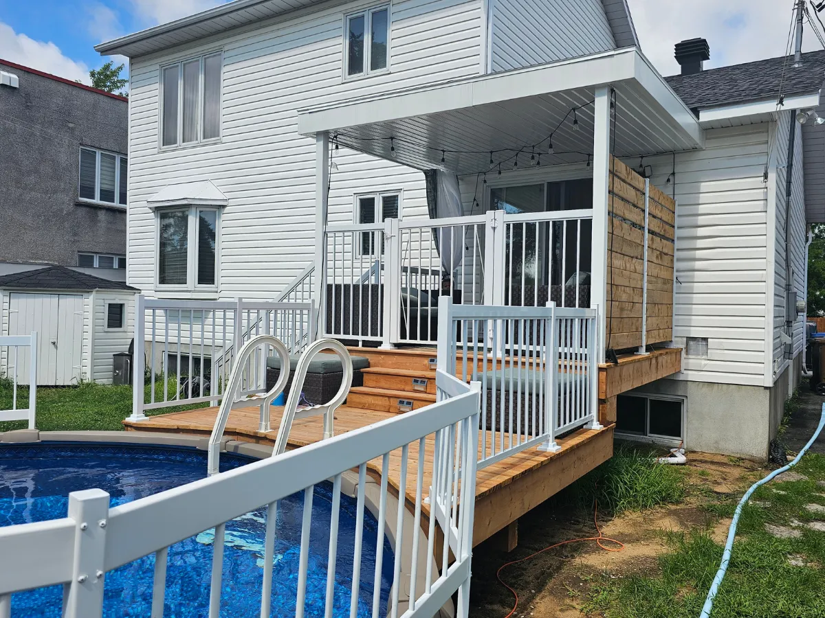 Construction d'un patio de piscine à Rénovation toiture Trois-Rivières