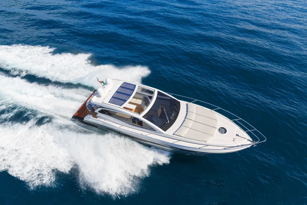 Hybrid extended range boat