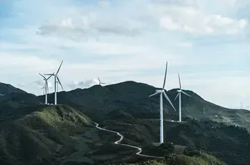 Commercial solar panel installation in Los Angeles with rooftop solar panels