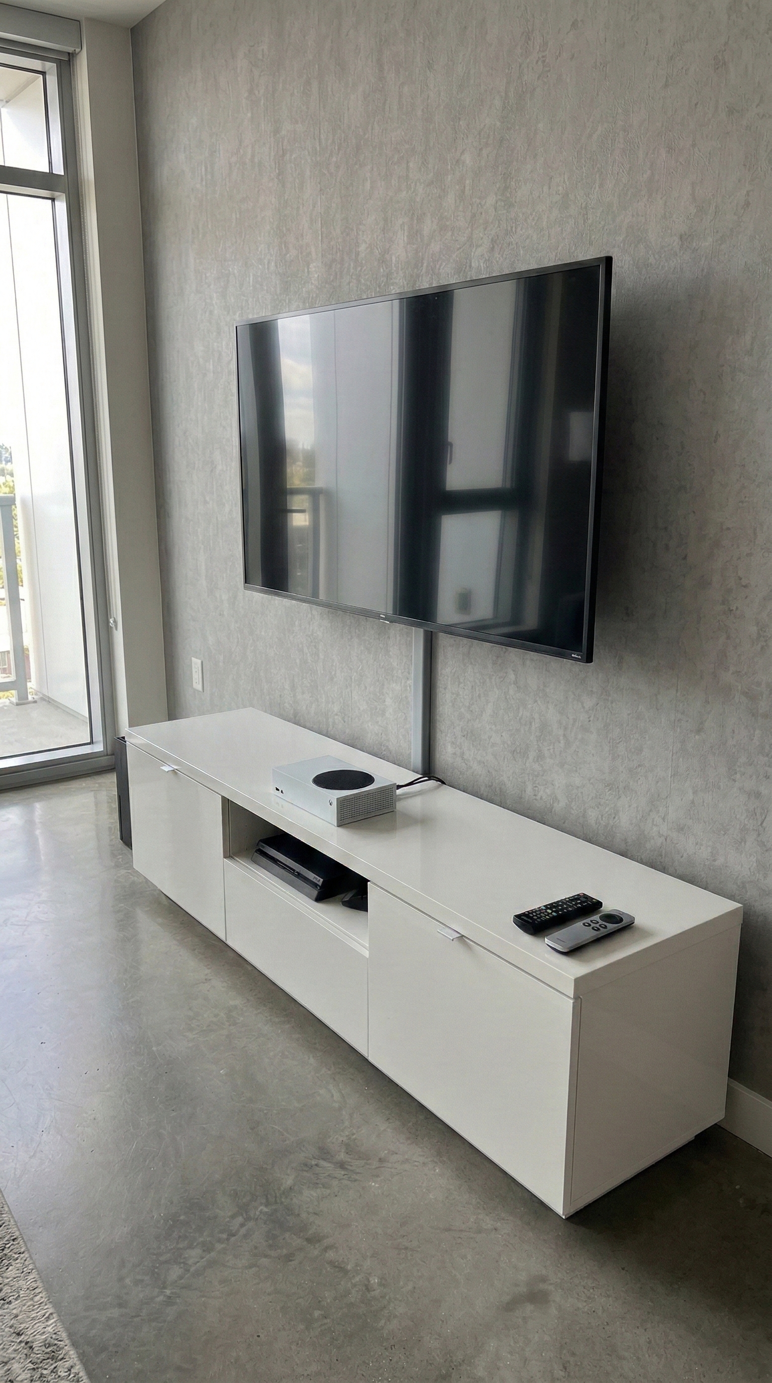 Professional TV mounting service in Great Falls Virginia