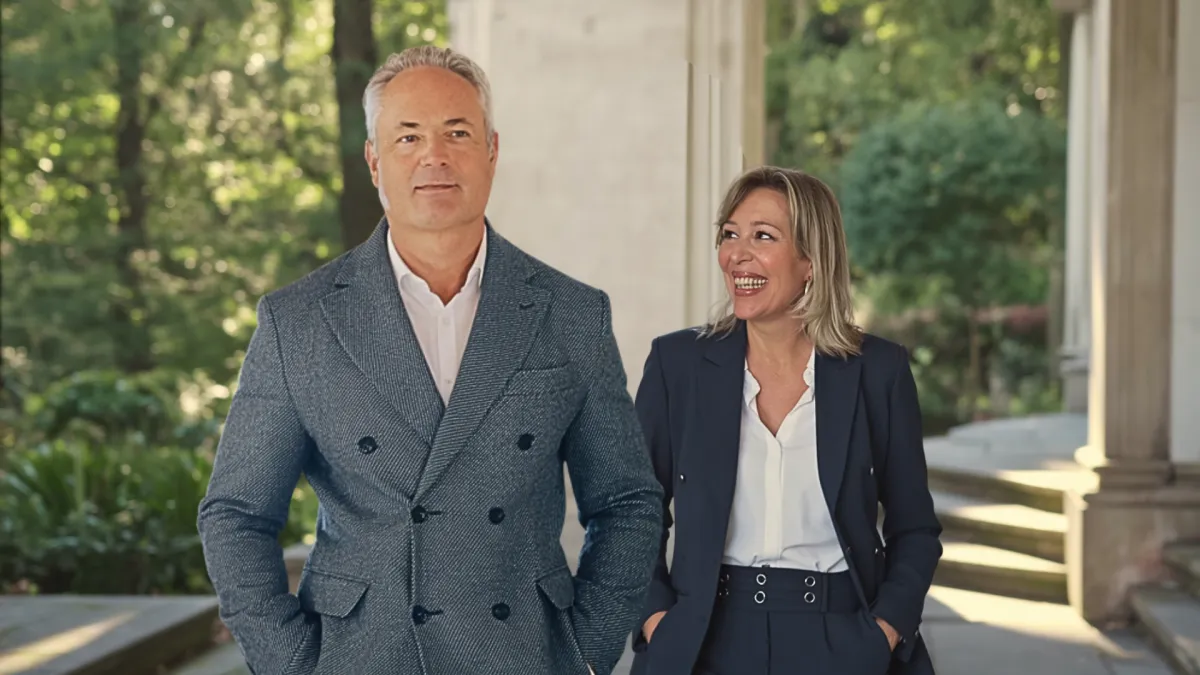 Yannick Zoude and Elza Toubol Dedieu – founders of Kanaka.World and the F.L.A.S.H.© Profiling Method, experts in behavioral system engineering and transformational practice.