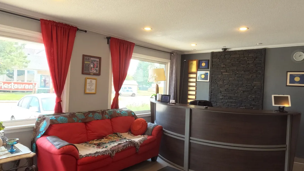 Westview Motel guestroom