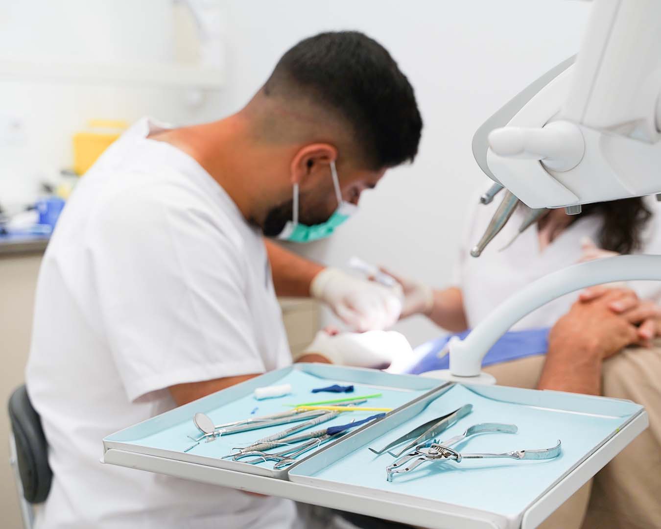 Clínica dental con estructura de grupo: qué aporta al paciente y al profesional